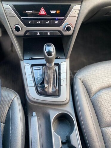 Hyundai Avante 2015, 178,000 km - 1.6 l - Bakı