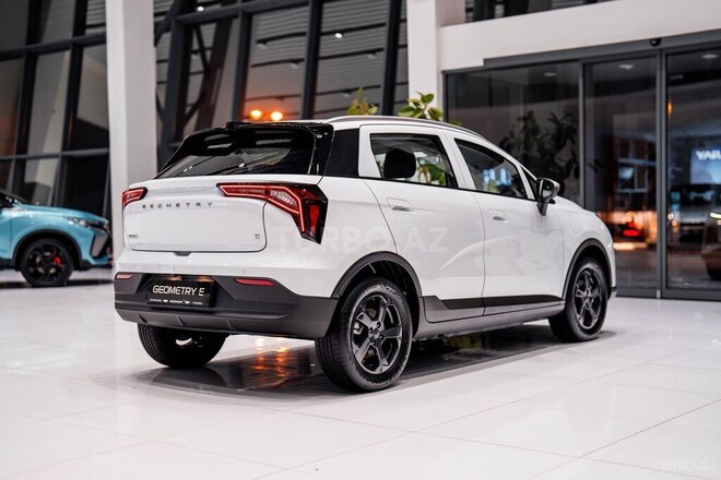 Geely Geometry E-4