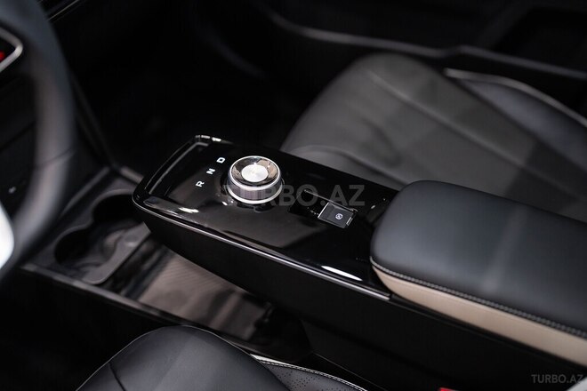 Geely Geometry E-9
