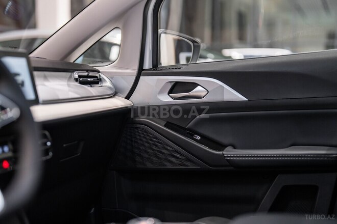 Geely Geometry E-16