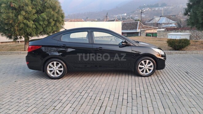 Hyundai Accent 2011, 175,000 km - 1.6 l - Şəki