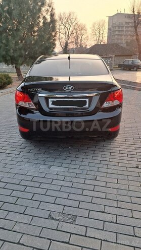 Hyundai Accent 2011, 175,000 km - 1.6 l - Şəki