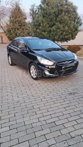 Hyundai Accent 2011, 175,000 km - 1.6 l - Şəki