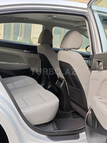Hyundai Elantra 2017, 81,000 km - 2.0 l - Bakı