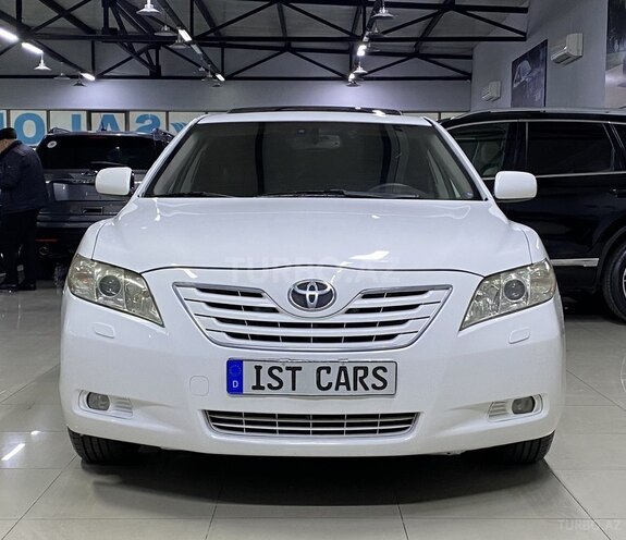 Toyota Camry-1