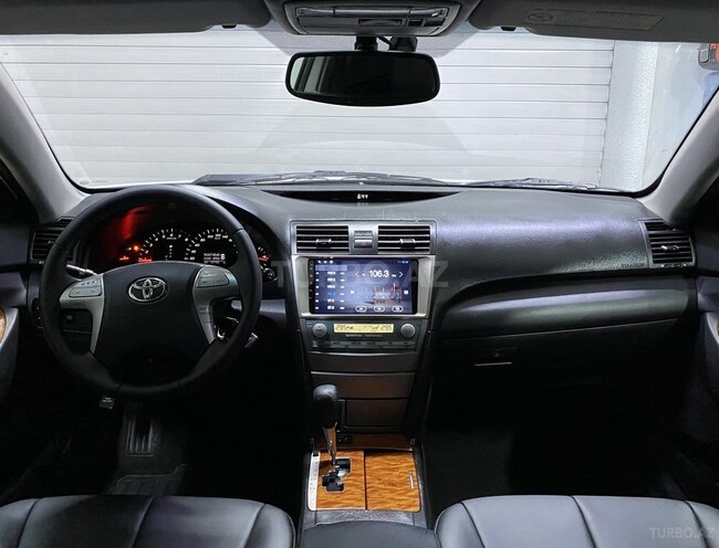 Toyota Camry-15