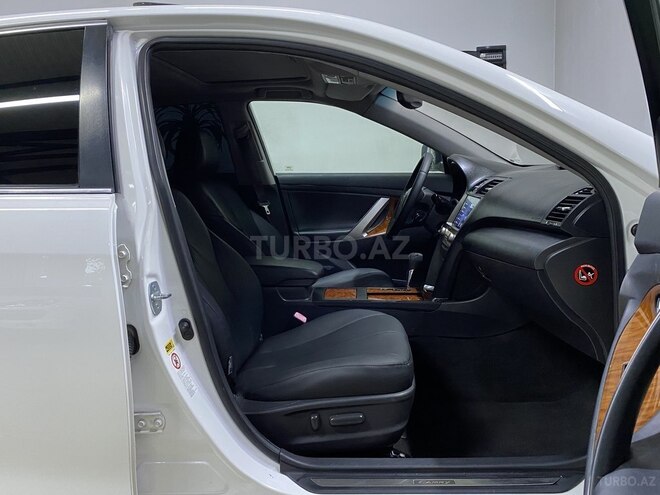 Toyota Camry-17