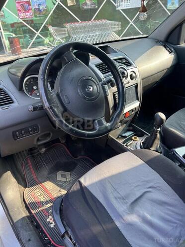 Renault Megane-10