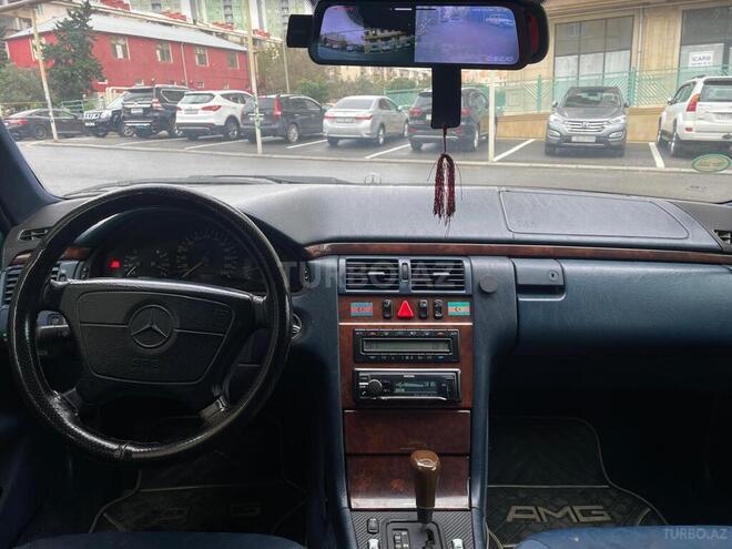 Mercedes E 220 d 1998, 283,000 km - 2.2 л - Bakı