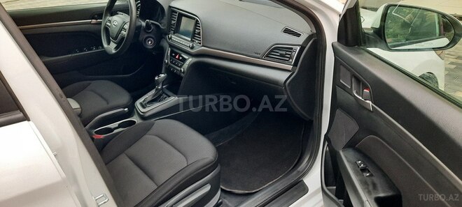 Hyundai Elantra 2018, 89,000 km - 2.0 l - Bakı