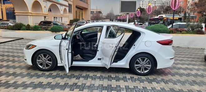 Hyundai Elantra 2018, 89,000 km - 2.0 l - Bakı