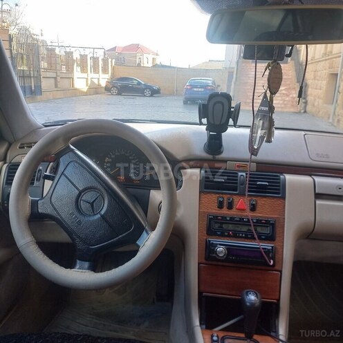 Mercedes E 240 1998, 385,000 km - 2.4 l - Bakı