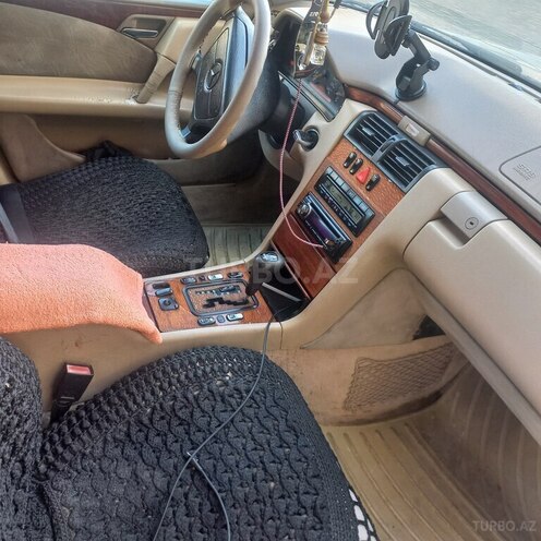 Mercedes E 240 1998, 385,000 km - 2.4 l - Bakı
