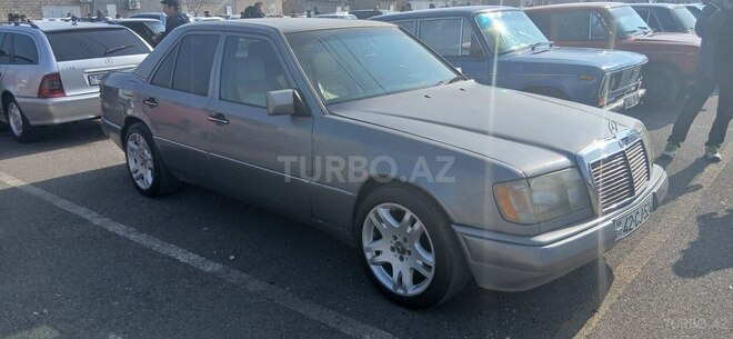 Mercedes E 220 1990, 200,000 km - 2.2 l - Lənkəran