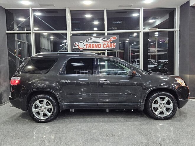 GMC Acadia-3