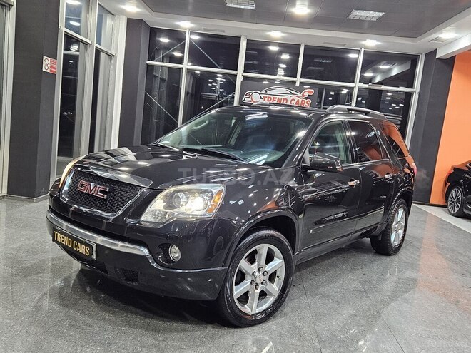 GMC Acadia-1