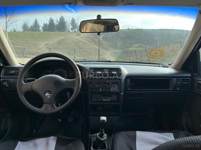Opel Vectra 1992, 380,000 km - 1.7 l - Bakı