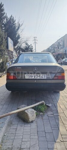 Mercedes E 200 1989, 3,600 km - 2.0 l - Sumqayıt