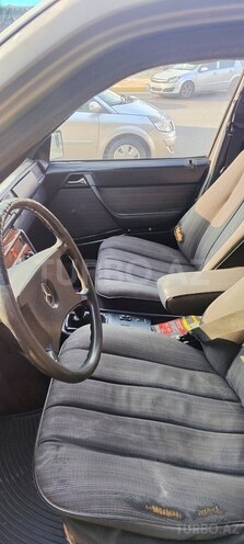 Mercedes E 200 1989, 3,600 km - 2.0 l - Sumqayıt