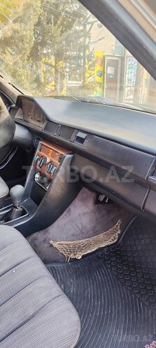 Mercedes E 200 1989, 3,600 km - 2.0 l - Sumqayıt
