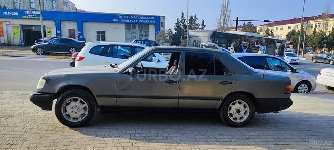 Mercedes E 200 1989, 3,600 km - 2.0 l - Sumqayıt