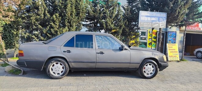 Mercedes E 200 1989, 3,600 km - 2.0 l - Sumqayıt