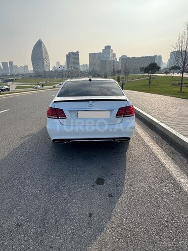 Mercedes E 250 4MATIC 2015, 195,000 km - 2.2 л - Bakı