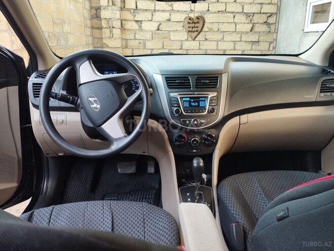 Hyundai Accent 2017, 223,699 km - 1.6 l - 