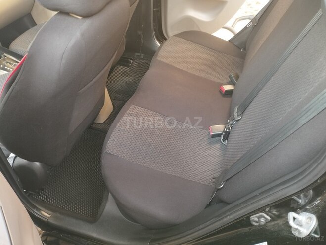 Hyundai Accent 2017, 223,699 km - 1.6 l - 