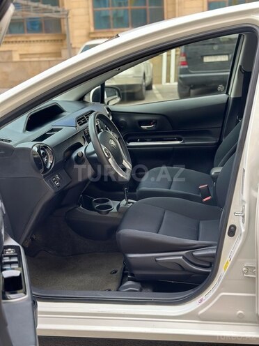 Toyota Prius C 2017, 125,600 km - 1.5 l - Bakı
