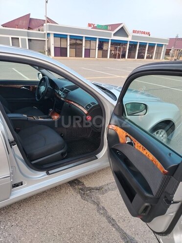 Mercedes E 240 2002, 242,000 km - 2.4 l - Bakı