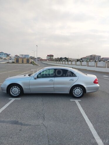 Mercedes E 240 2002, 242,000 km - 2.4 l - Bakı