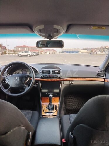 Mercedes E 240 2002, 242,000 km - 2.4 l - Bakı