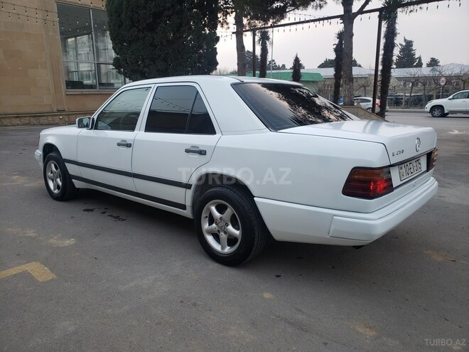 Mercedes E 250 1988, 350,000 km - 2.5 l - Bakı
