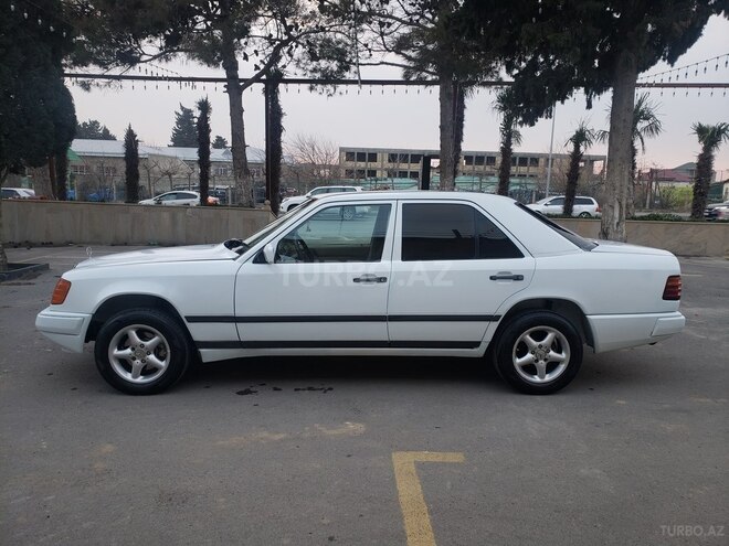 Mercedes E 250 1988, 350,000 km - 2.5 l - Bakı