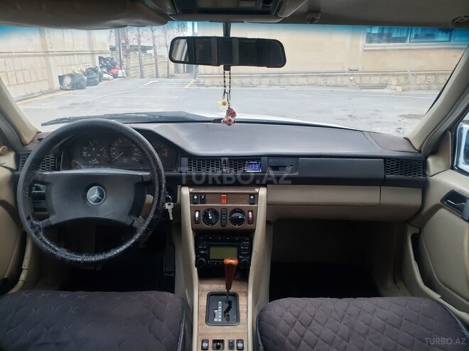 Mercedes E 250 1988, 350,000 km - 2.5 l - Bakı