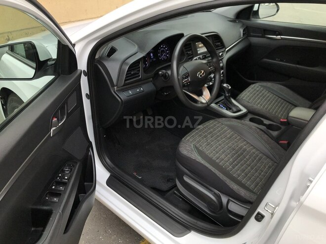 Hyundai Elantra 2019, 74,000 km - 2.0 l - Bakı