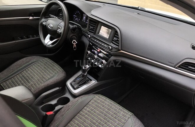 Hyundai Elantra 2019, 74,000 km - 2.0 l - Bakı