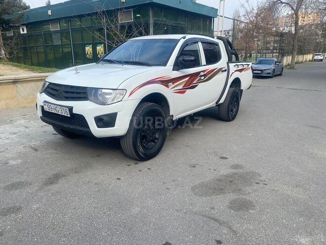 Mitsubishi L200 2013, 252,000 km - 2.5 л - Bakı