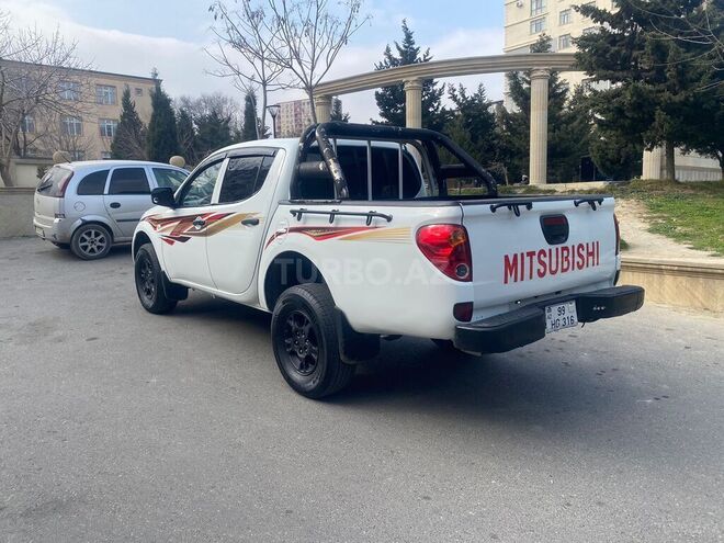 Mitsubishi L200 2013, 252,000 km - 2.5 л - Bakı