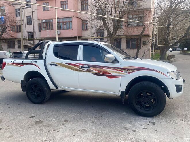 Mitsubishi L200 2013, 252,000 km - 2.5 л - Bakı