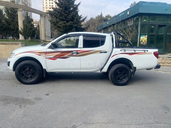 Mitsubishi L200 2013, 252,000 km - 2.5 л - Bakı