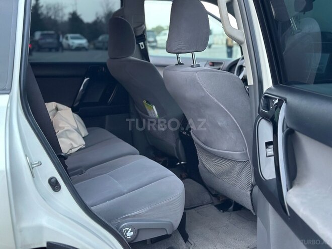 Toyota Land Cruiser Prado-8