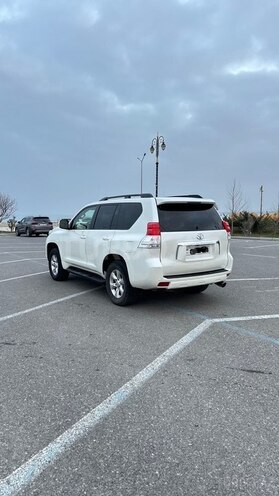 Toyota Land Cruiser Prado-4