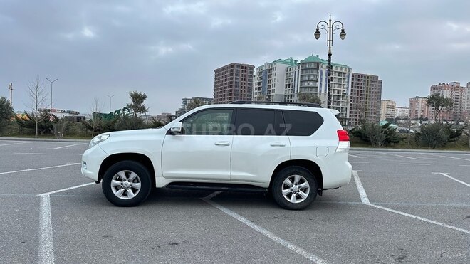 Toyota Land Cruiser Prado-3