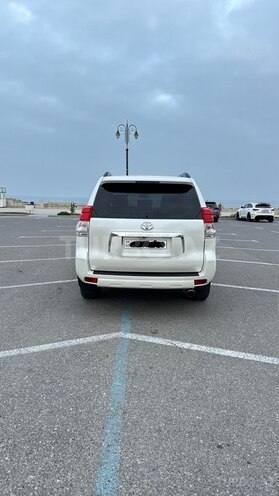 Toyota Land Cruiser Prado-5