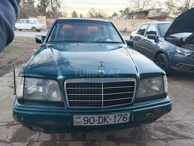 Mercedes E 220 1995, 450,000 km - 2.2 l - Quba