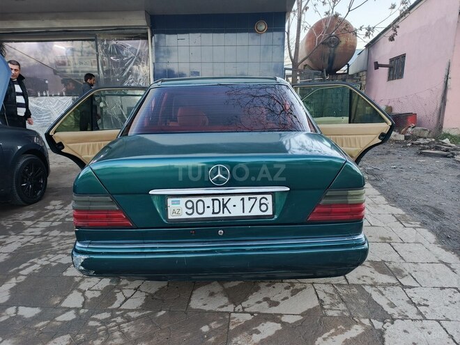 Mercedes E 220 1995, 450,000 km - 2.2 l - Quba