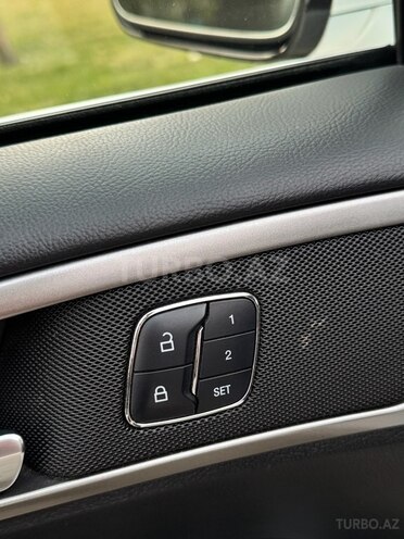Ford Fusion (North America)-13
