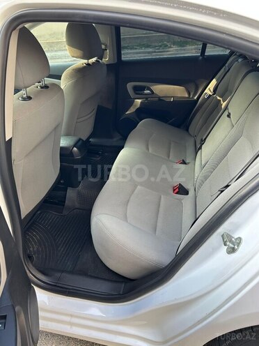 Chevrolet Cruze-11